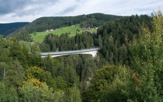 Chembau GmbH Mils Innsbruck Tirol Südtirol Autonome Provinz Bozen Hafling Sinichbach Verbreiterung Spannweite Tragwerk Widerlager Vorspannung Vorspannkabel Lagerwechsel Tragwerkshebung Tragwerksverbreiterung Sanierung Betonsanierung Betonsanierungsarbeiten Erweiterung