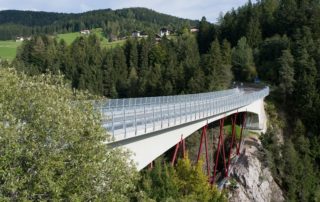 Chembau GmbH Mils Innsbruck Tirol Südtirol Autonome Provinz Bozen Hafling Sinichbach Verbreiterung Spannweite Tragwerk Widerlager Vorspannung Vorspannkabel Lagerwechsel Tragwerkshebung Tragwerksverbreiterung Sanierung Betonsanierung Betonsanierungsarbeiten Erweiterung