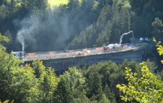 Chembau GmbH Mils Innsbruck Tirol Südtirol Autonome Provinz Bozen Hafling Sinichbach Verbreiterung Spannweite Tragwerk Widerlager Vorspannung Vorspannkabel Lagerwechsel Tragwerkshebung Tragwerksverbreiterung Sanierung Betonsanierung Betonsanierungsarbeiten Erweiterung